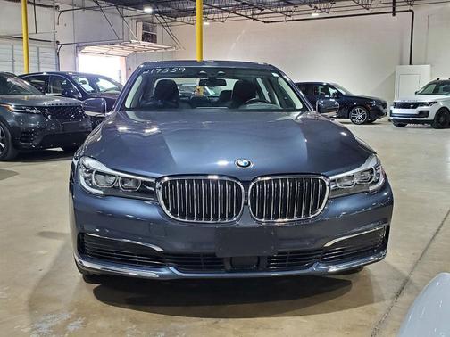 2019 BMW 740 740i