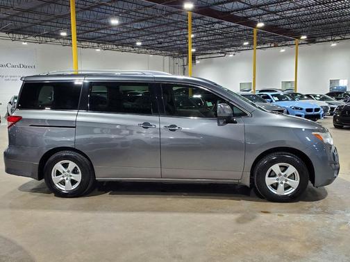 2016 Nissan Quest SV