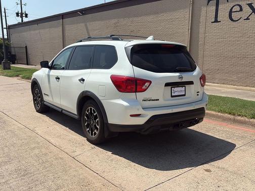 2019 Nissan Pathfinder SL