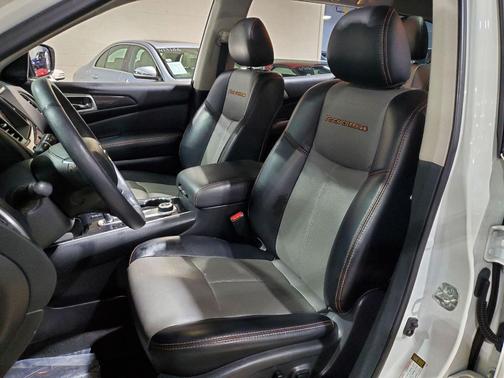 2019 Nissan Pathfinder SL