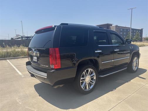 2012 Cadillac Escalade Luxury