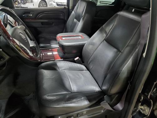 2012 Cadillac Escalade Luxury