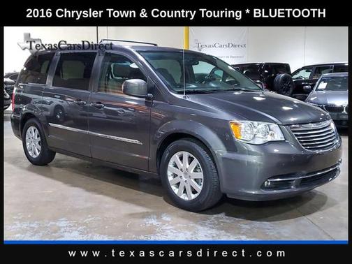 2016 Chrysler Town & Country Touring