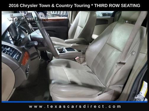 2016 Chrysler Town & Country Touring