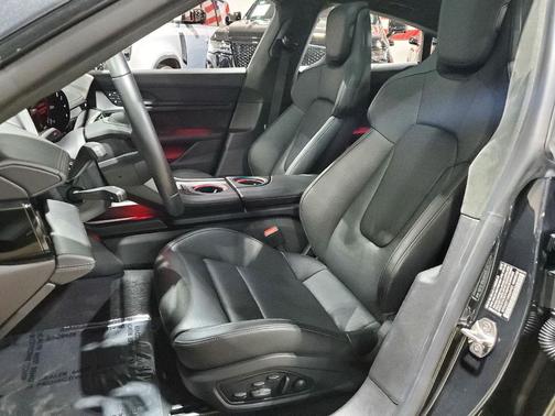 2022 Porsche Taycan GTS