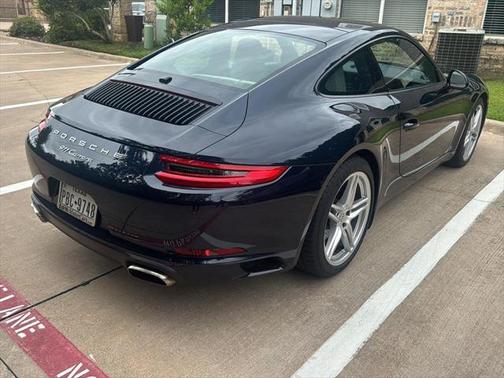 2018 Porsche 911 Carrera
