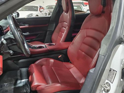 2020 Porsche Taycan Turbo