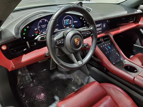 2020 Porsche Taycan Turbo
