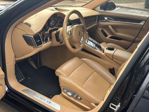 2014 Porsche Panamera 4S Executive