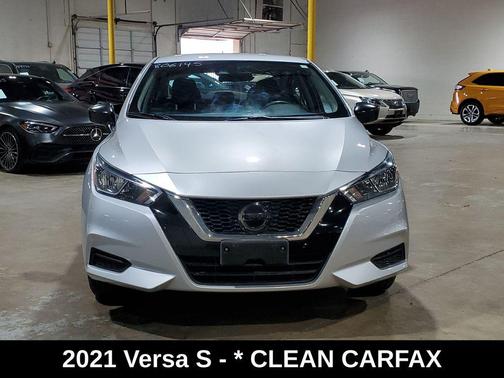 Brilliant Silver Metallic 2021 Nissan Versa 1.6 S