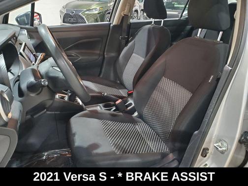 Brilliant Silver Metallic 2021 Nissan Versa 1.6 S