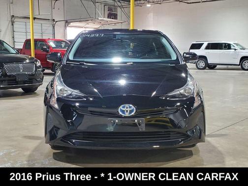 2016 Toyota Prius Three