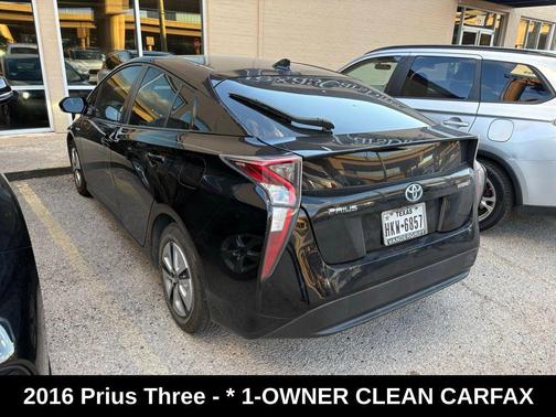 2016 Toyota Prius Three