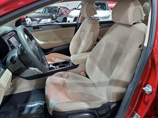 2017 Hyundai SONATA SE