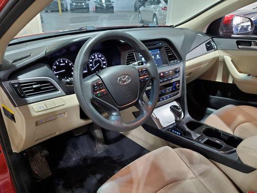 2017 Hyundai SONATA SE