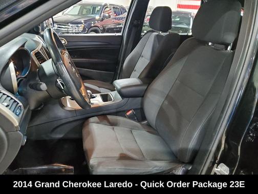 Brilliant Black Crystal Pearlcoat 2014 Jeep Grand Cherokee Laredo