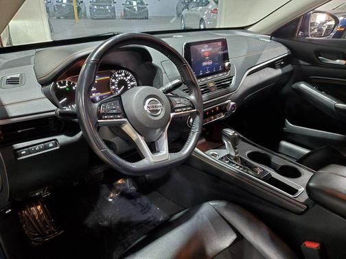 2020 Nissan Altima SR FWD