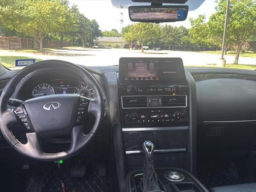 2022 INFINITI QX80 Luxe