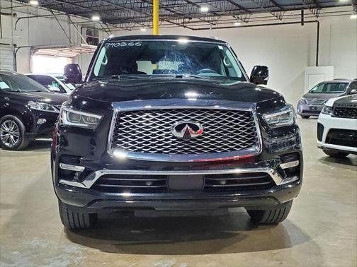 2022 INFINITI QX80 Luxe