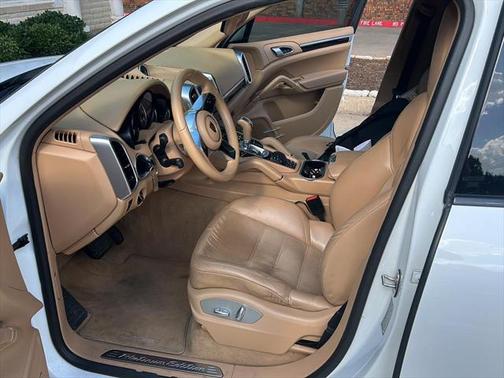 2017 Porsche Cayenne Platinum Edition