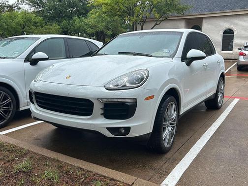 2017 Porsche Cayenne Platinum Edition