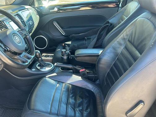 2012 Volkswagen Beetle Base