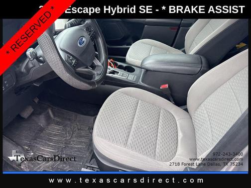 ICONIC SILVER 2021 Ford Escape SE