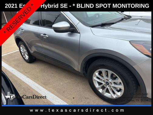 ICONIC SILVER 2021 Ford Escape SE