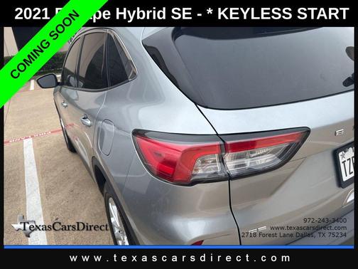 ICONIC SILVER 2021 Ford Escape SE