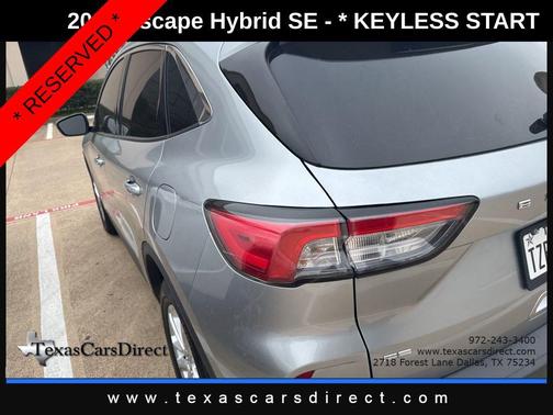 ICONIC SILVER 2021 Ford Escape SE