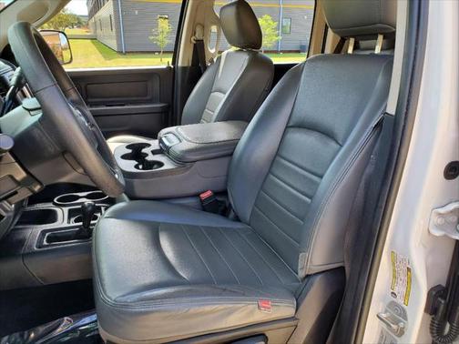2017 RAM 2500 Tradesman Crew Cab 4x4 6'4' Box
