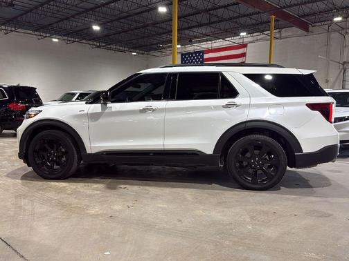 2023 Ford Explorer ST-Line