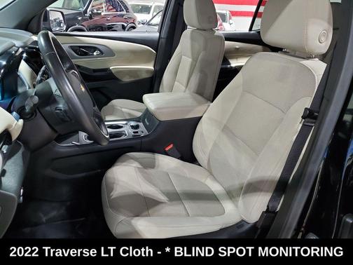 Mosaic Black Metallic 2022 Chevrolet Traverse LT Cloth