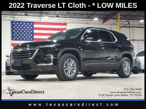 Mosaic Black Metallic 2022 Chevrolet Traverse LT Cloth