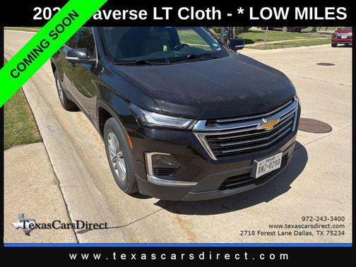 Mosaic Black Metallic 2022 Chevrolet Traverse LT Cloth