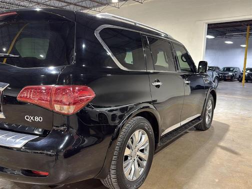 2016 INFINITI QX80 Base