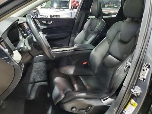 2018 Volvo XC60 Recharge Plug-In Hybrid T8 Inscription