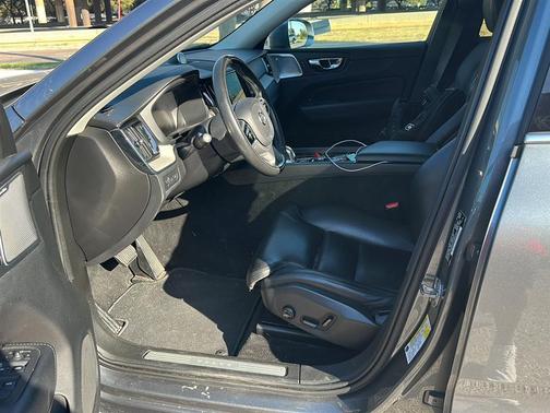 2018 Volvo XC60 Recharge Plug-In Hybrid T8 Inscription