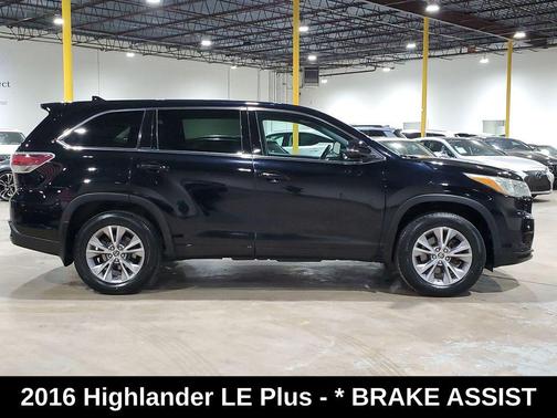 Midnight Black Metallic 2016 Toyota Highlander LE Plus