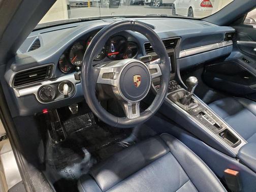 2013 Porsche 911 Carrera