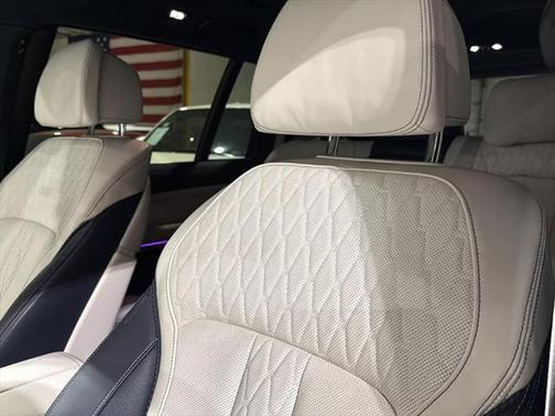 2021 BMW X7 M50i