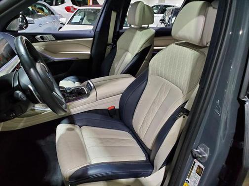 2021 BMW X7 M50i