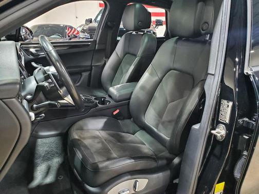 2018 Porsche Macan Base