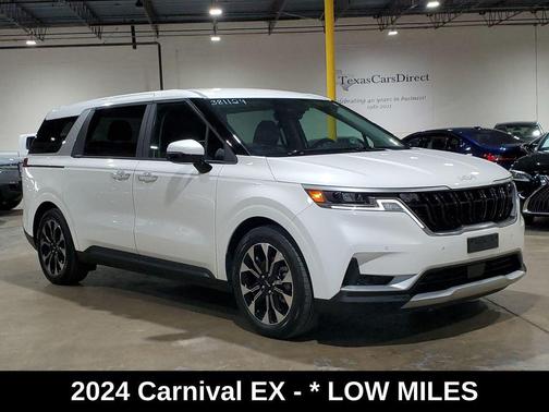 Snow White Pearl 2024 Kia Carnival EX
