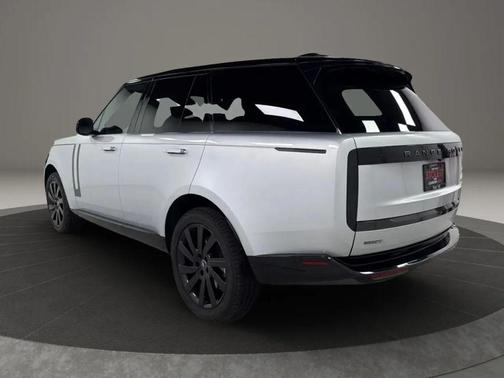 Silver 2023 Land Rover Range Rover P400 SE