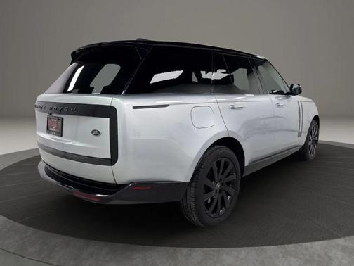 Silver 2023 Land Rover Range Rover P400 SE