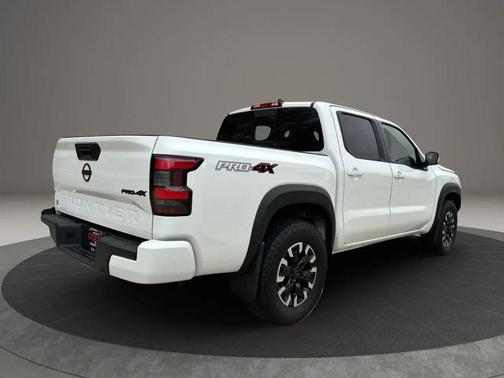 White 2024 Nissan Frontier PRO-4X