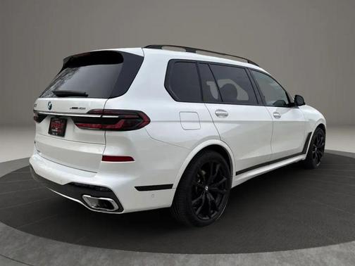 White 2023 BMW X7 xDrive40i
