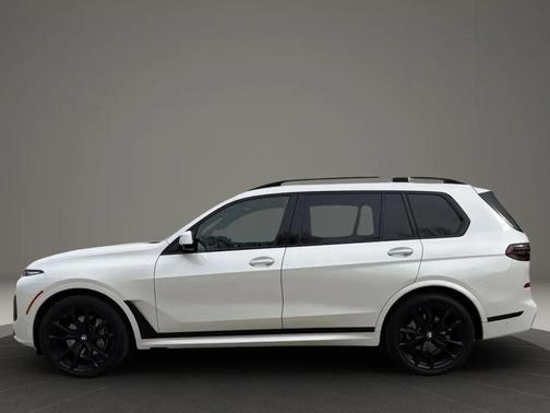 White 2023 BMW X7 xDrive40i