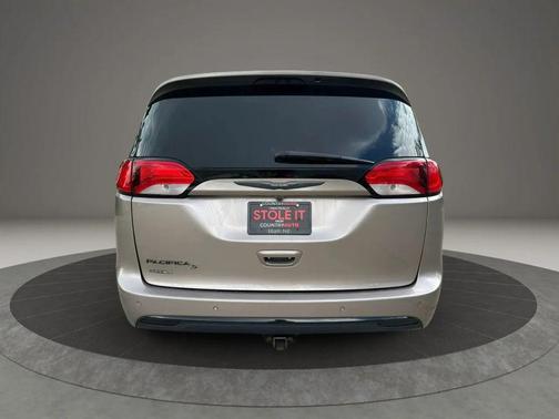 Gray 2018 Chrysler Pacifica Touring-L Plus
